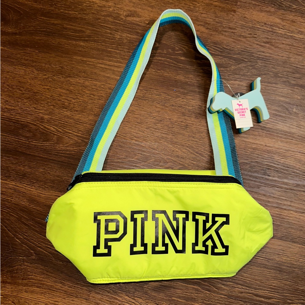 NWT Victoria’s Secret Pink Limited Edition Cooler Lunchbox with Dog Keychain